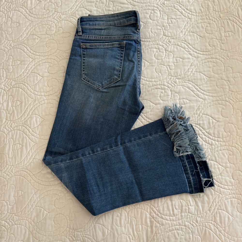 Women's Cropped Frayed Hem Flare Jeans